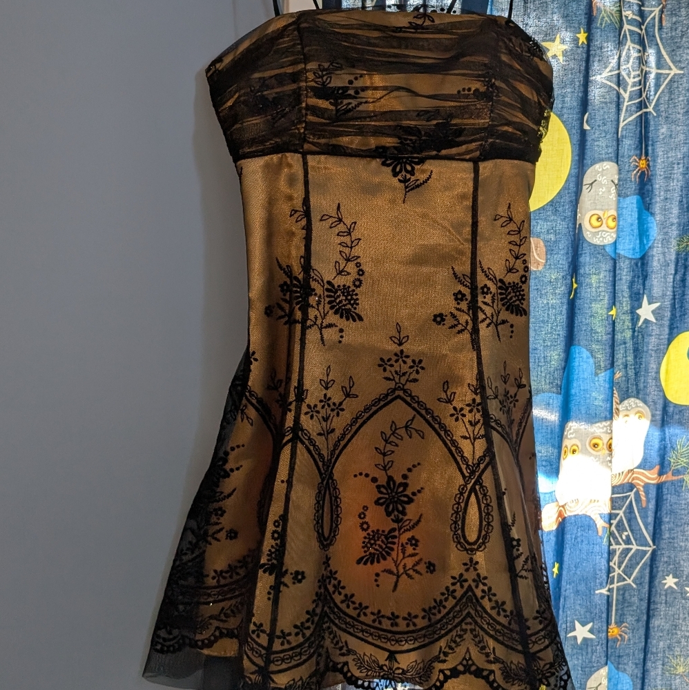 Le Chateau Black and Gold Dress